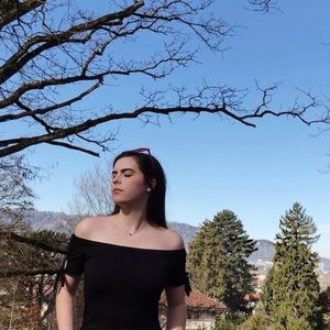 Meet your Posher, Delaney